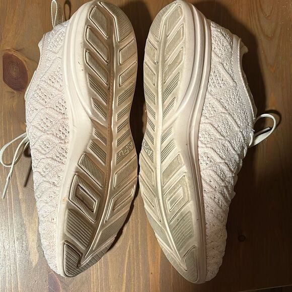 APL: Athletic Propulsion Labs Techloom Phantom Sneakers in Beach/Ivory Size 9 - Picture 11 of 14